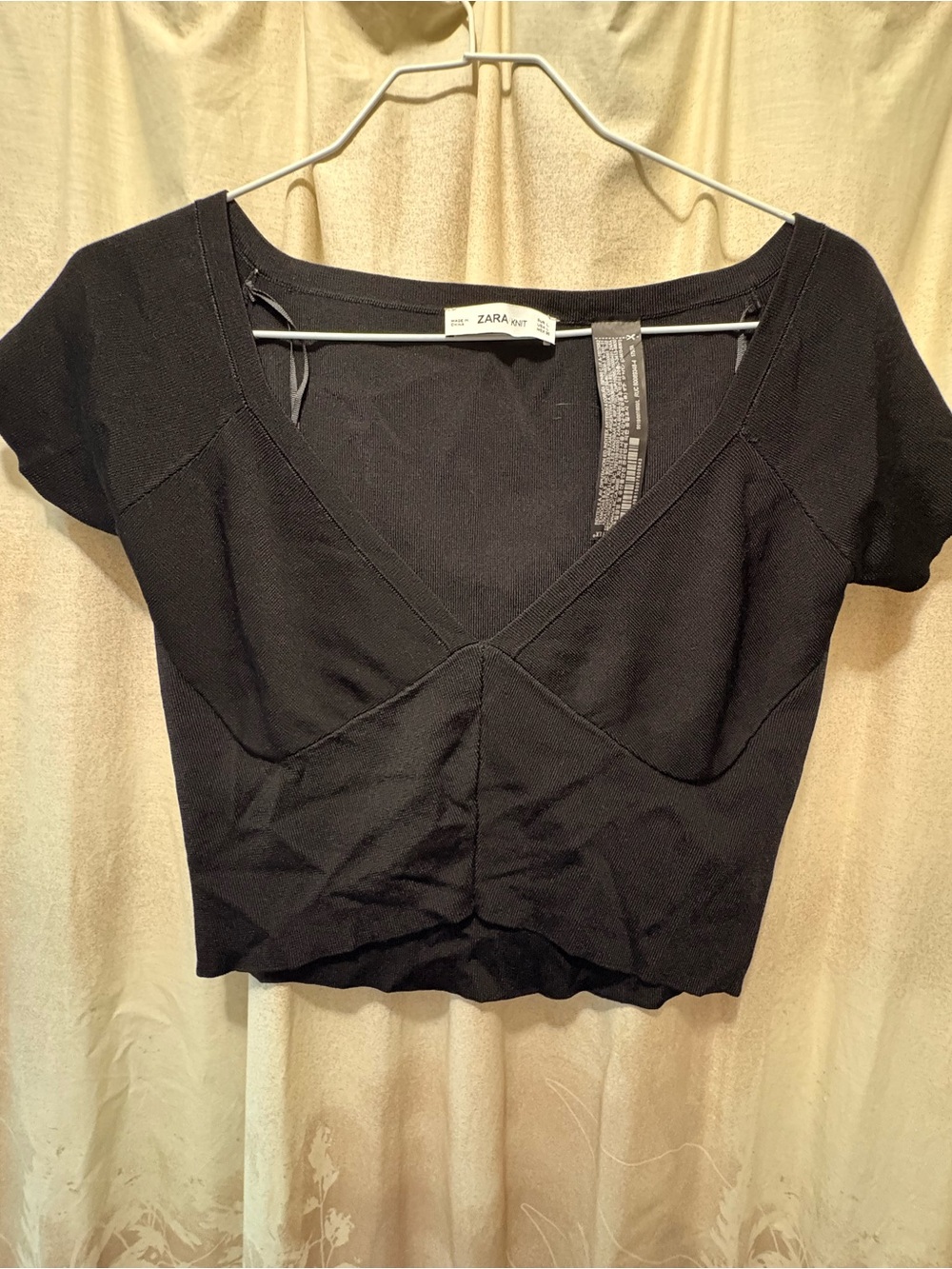 Zara Black Fitted V-Neck Cropped Tee